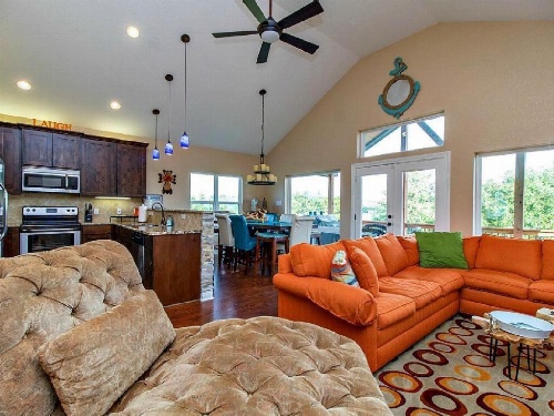 Wine Down Lake Escape Home image 5