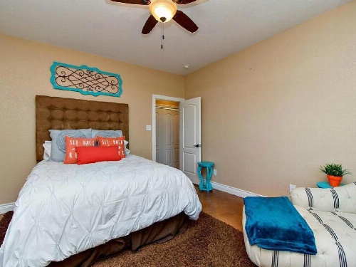 Wine Down Lake Escape Home image 7