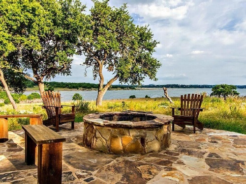 Wine Down Lake Escape Home image 9