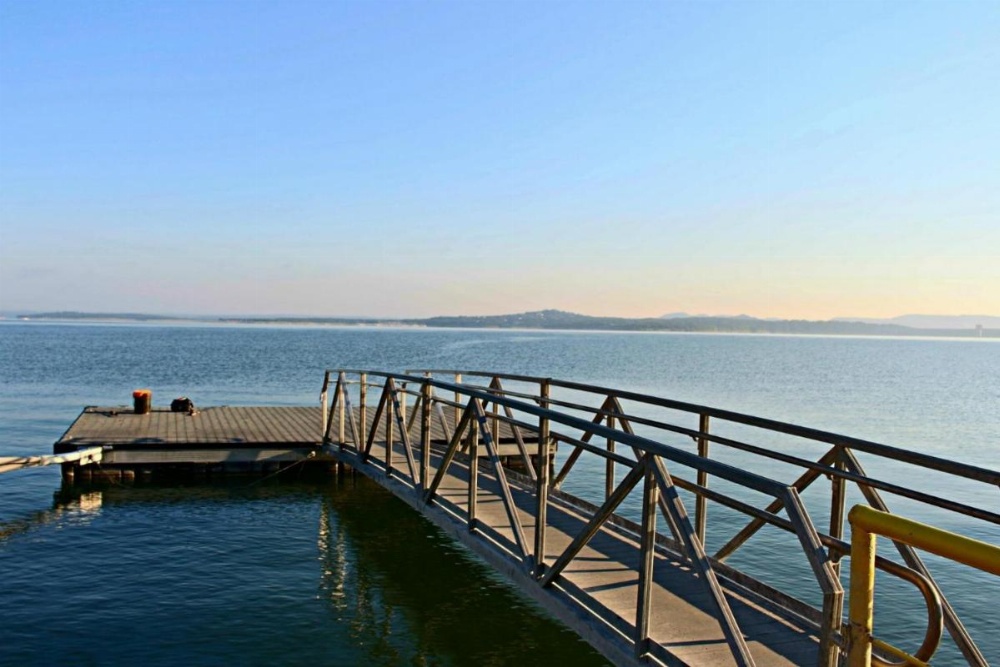 Wine Down Lake Escape Home Main image